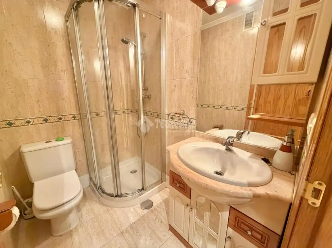 Baño de Piso en venta en Palencia con Calefacción, Parquet y Terraza