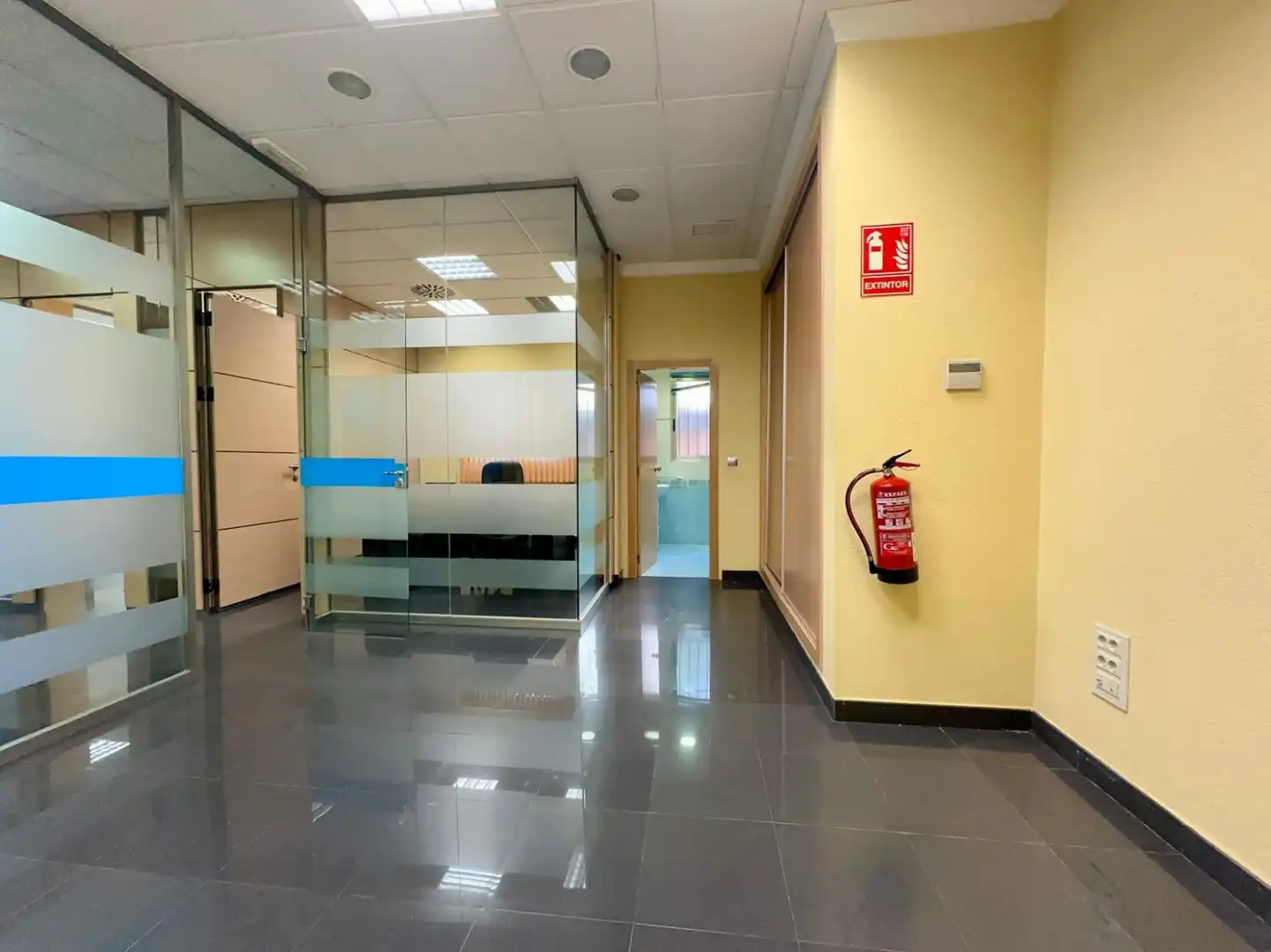 Local de lloguer en Sagunto / Sagunt