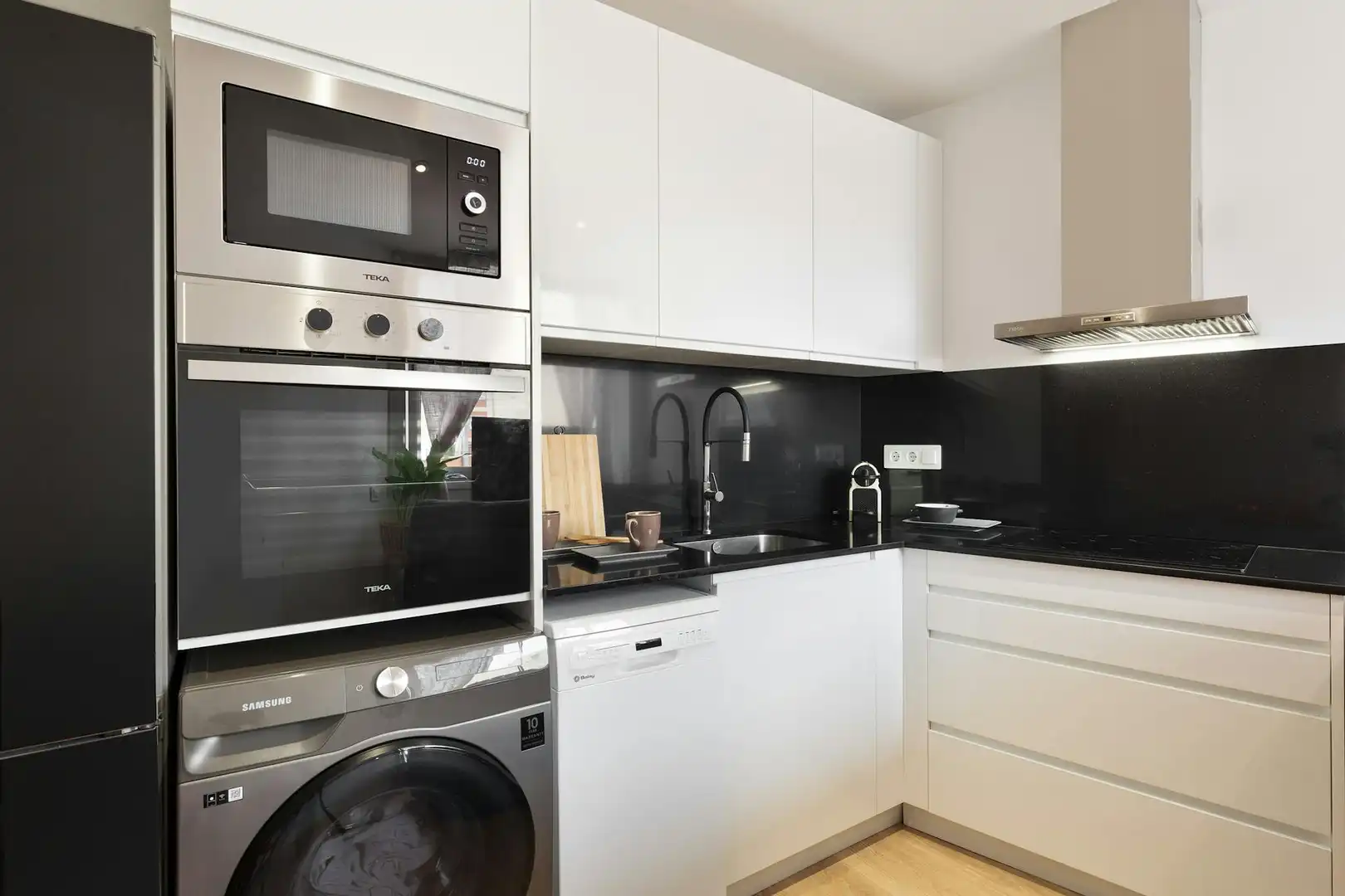 Kitchen of Flat for rent in Barcelona  with Air Conditioner, Heating and Furnished