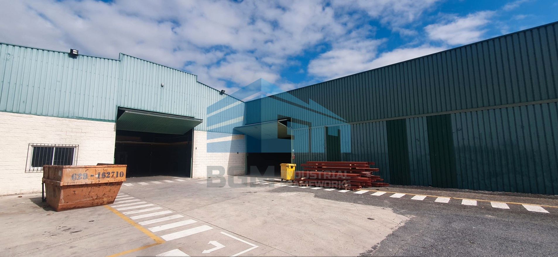 Vista exterior de Nave industrial de alquiler en Boqueixón