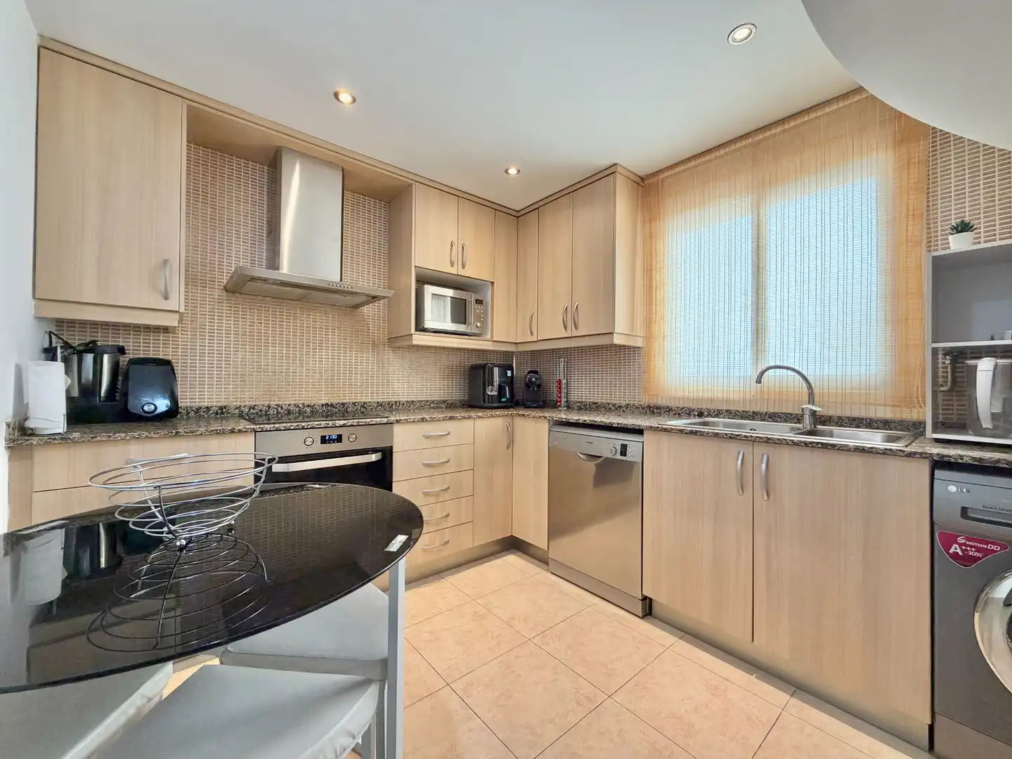 Kitchen of Duplexes for sale in Vilafranca del Penedès  with Air Conditioner, Heating and Terrace
