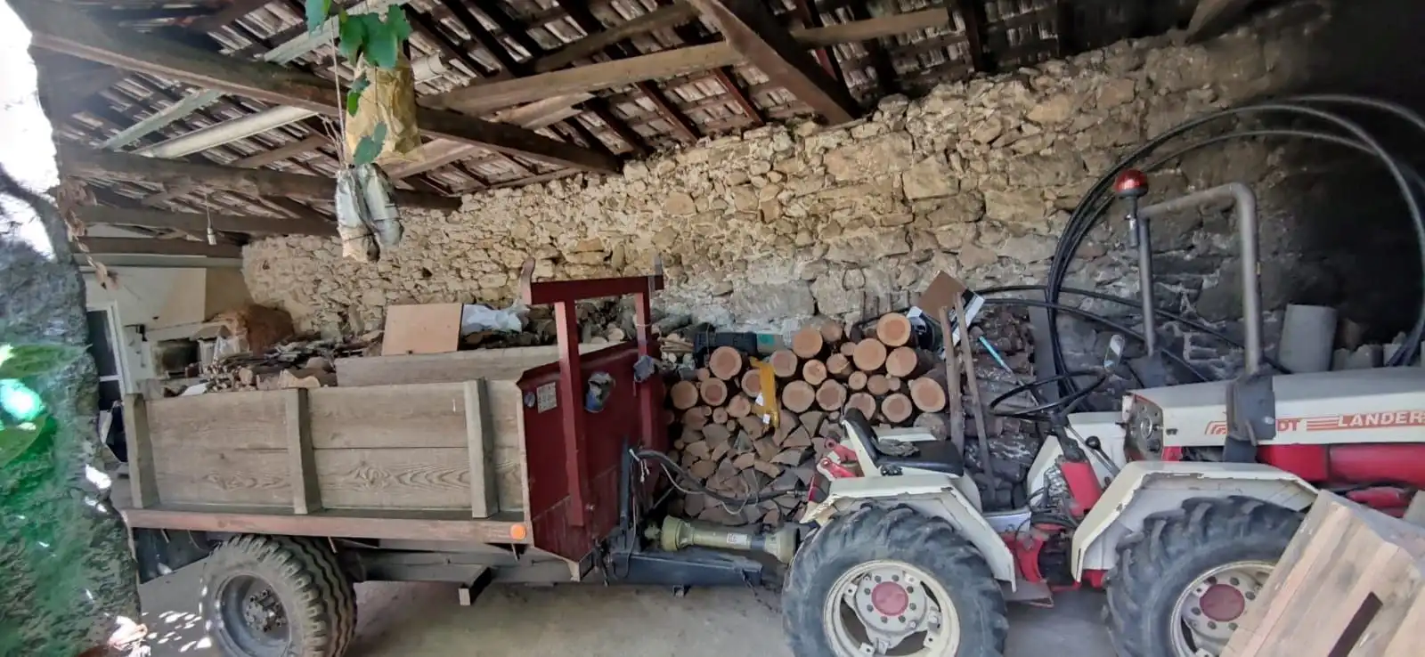 Aparcament de Casa o xalet en venda en Crecente amb Jardí privat i Moblat