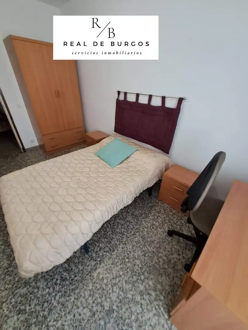 Habitación de Piso de alquiler en Valladolid con Calefacción, Terraza y Amueblado