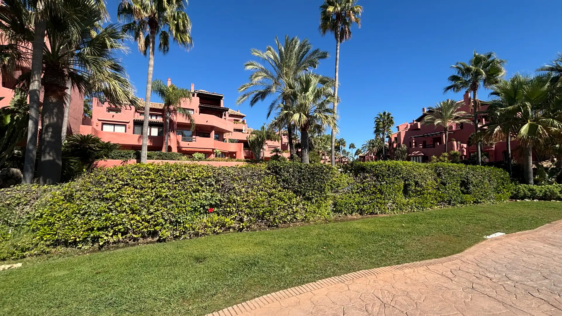 Exterior view of Flat for sale in Estepona  with Air Conditioner, Heating and Terrace
