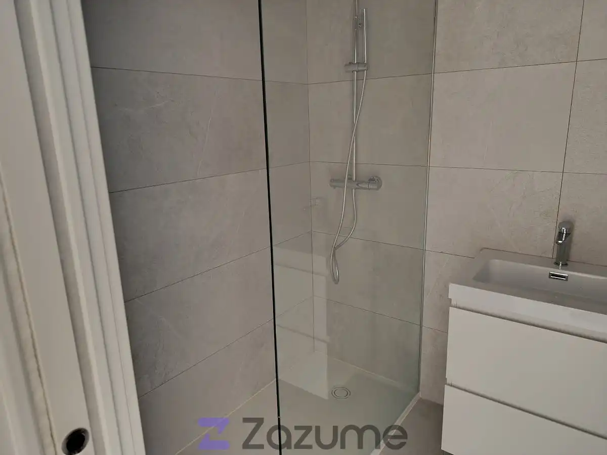Baño de Piso de alquiler en Dos Hermanas con Aire acondicionado, Calefacción y Terraza