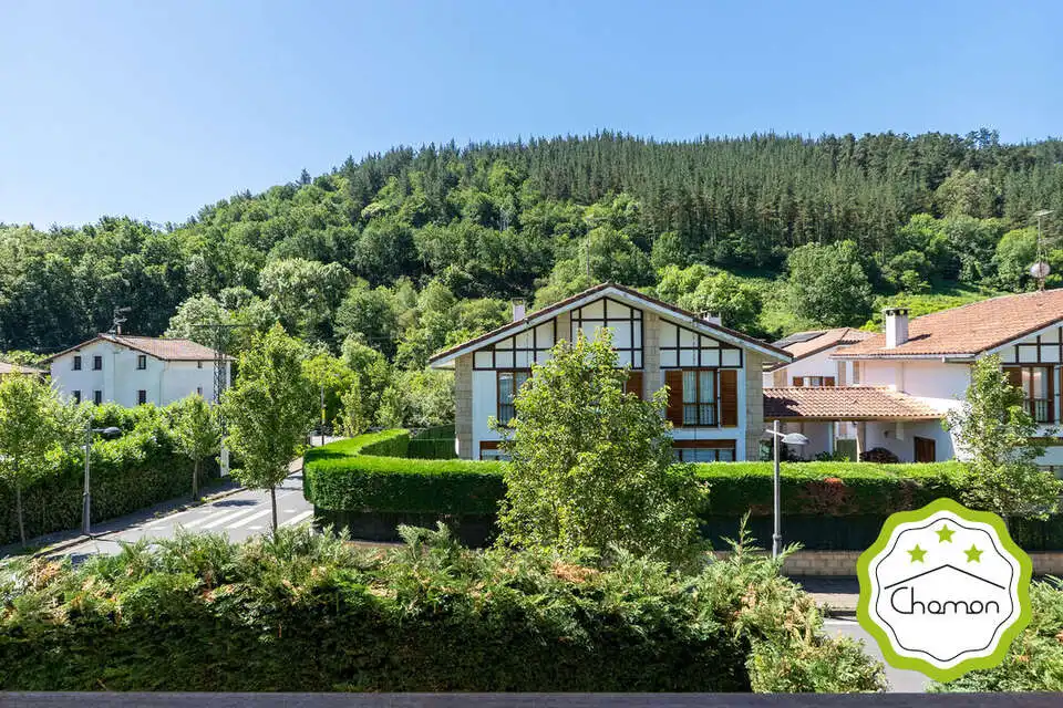 Vista exterior de Casa o xalet en venda en Zeberio amb Calefacció, Jardí privat i Traster