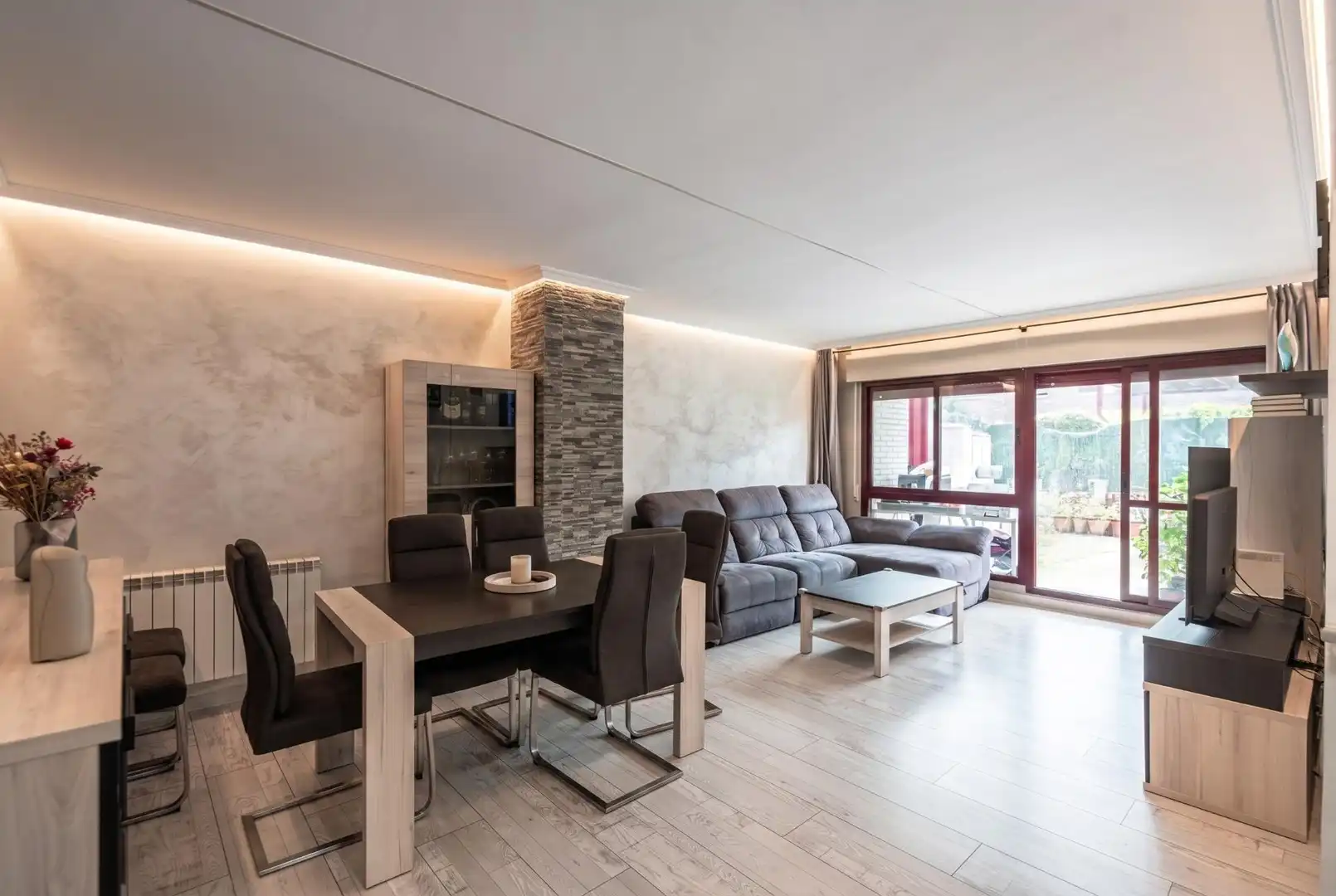 Sala de estar de Planta baja en venta en Las Rozas de Madrid con Aire acondicionado, Calefacción y Jardín privado