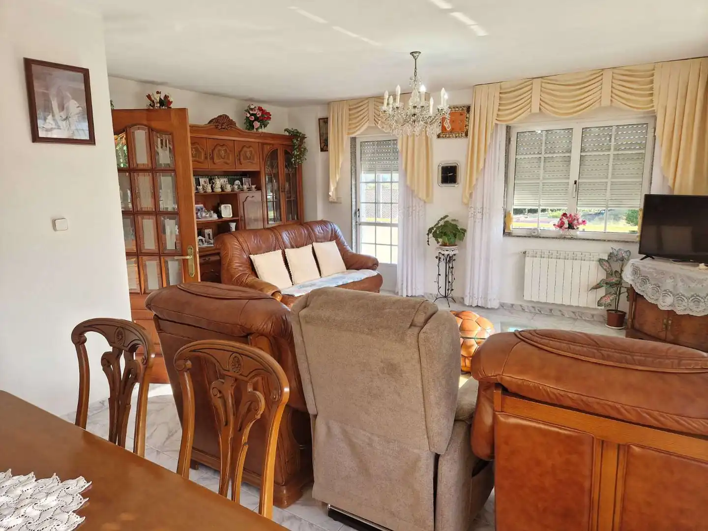Living room of Commercial properties for rent in A Baña    with Furnished