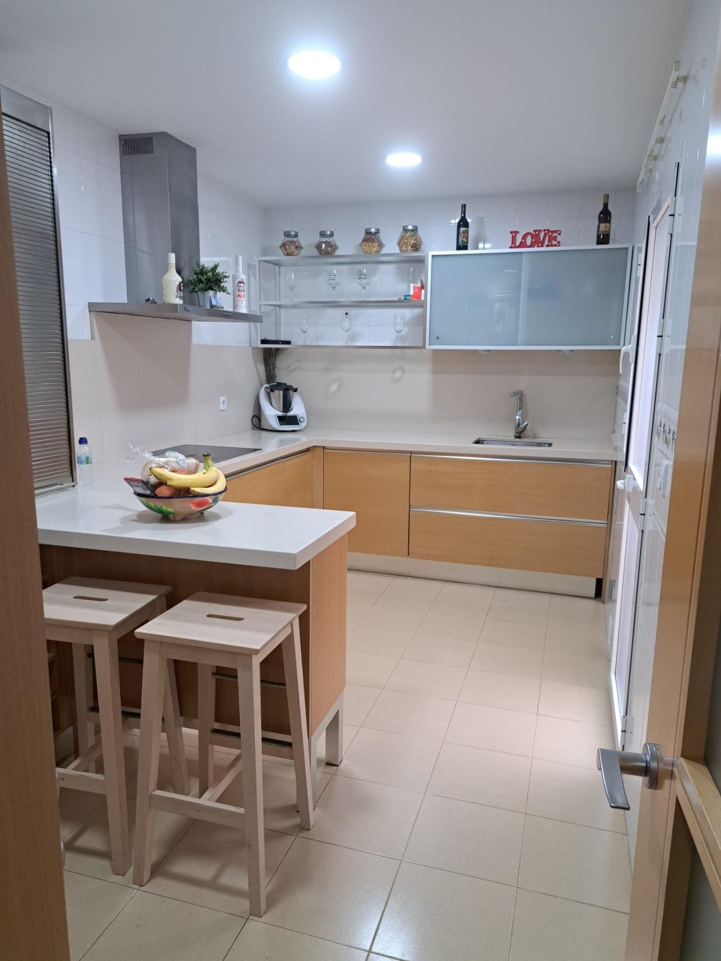 Cuina de Casa adosada en venda en Chiclana de la Frontera amb Aire condicionat, Traster i Balcó