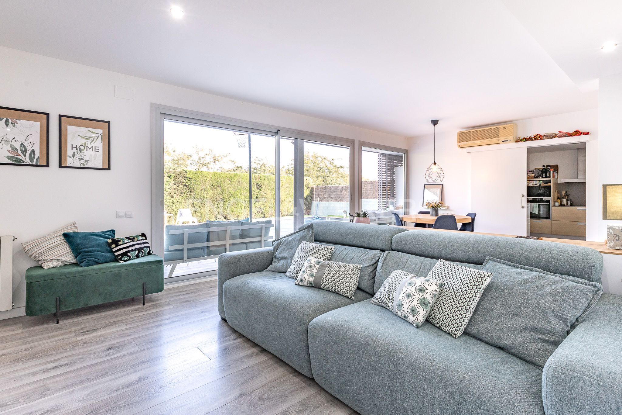 Living room of House or chalet for sale in Sant Quirze del Vallès  with Air Conditioner, Heating and Private garden