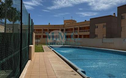 Piscina de Pis en venda en Roquetas de Mar amb Terrassa, Moblat i Piscina comunitària