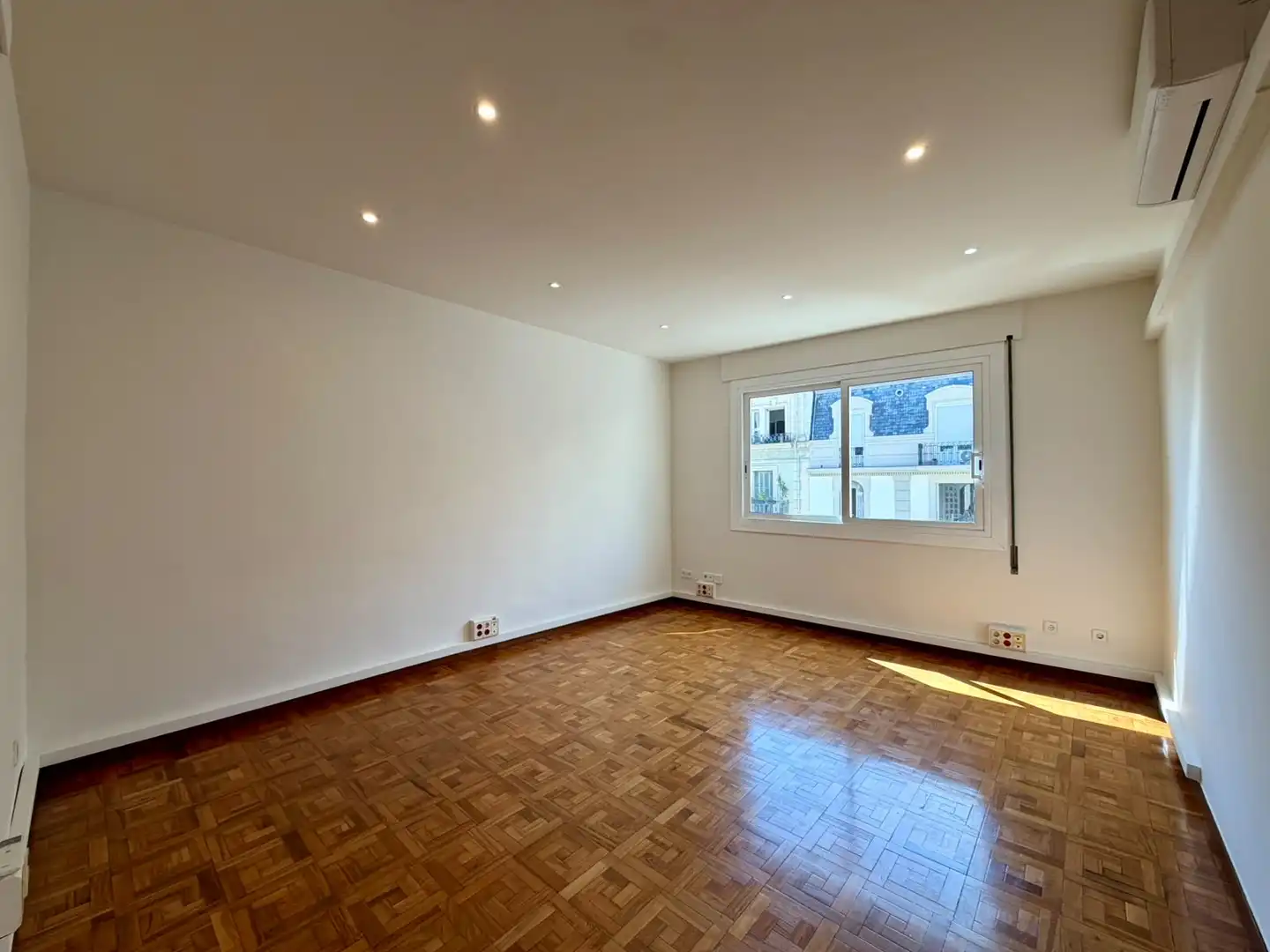 Office space with lift to rent in Carrer de Balmes 181, imagen 10