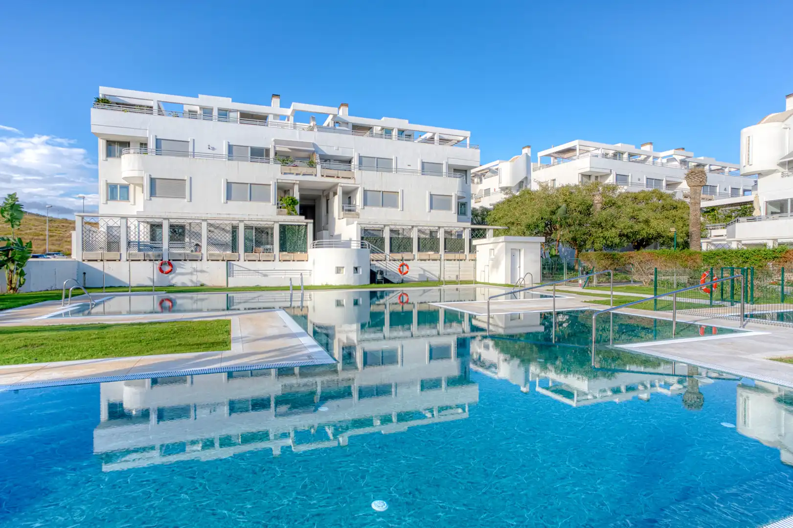 Piscina de Dúplex en venta en Mijas con Aire acondicionado, Terraza y Trastero