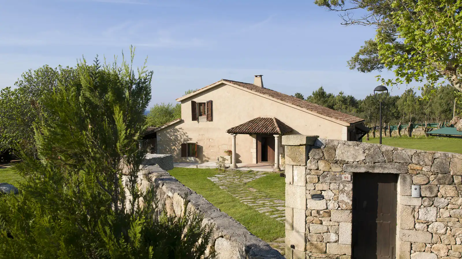 Vista exterior de Casa o chalet en venta en Ribeira con Jardín privado, Parquet y Trastero