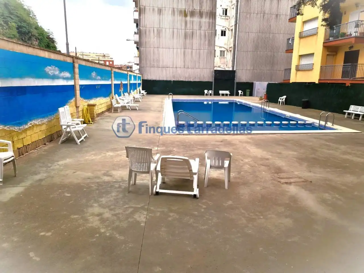 Schwimmbecken von Wohnung zum Verkauf in Blanes mit Klimaanlage, Heizung und Parkett