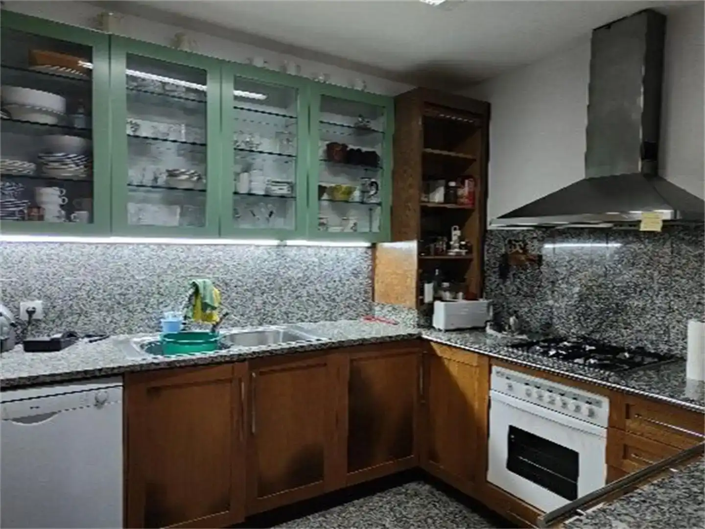 Cocina de Piso en venta en Santa Pau con Jardín privado, Parquet y Trastero