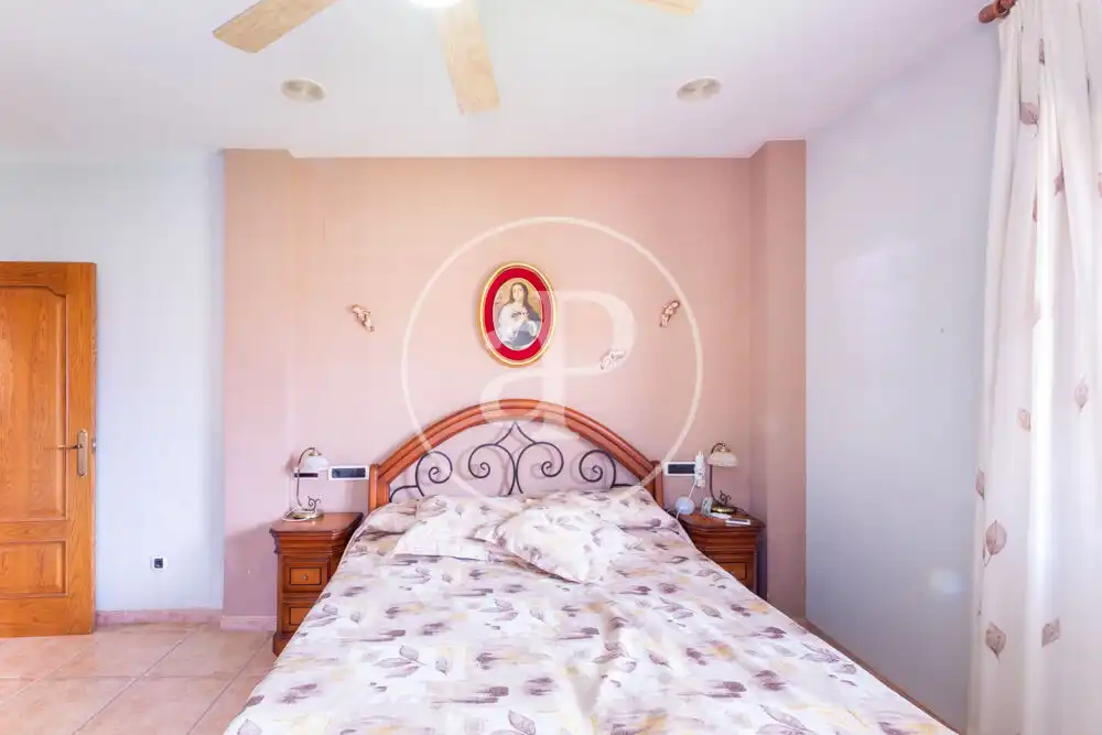 Habitación de Casa o chalet en venta en Sagunto / Sagunt con Aire acondicionado, Calefacción y Jardín privado