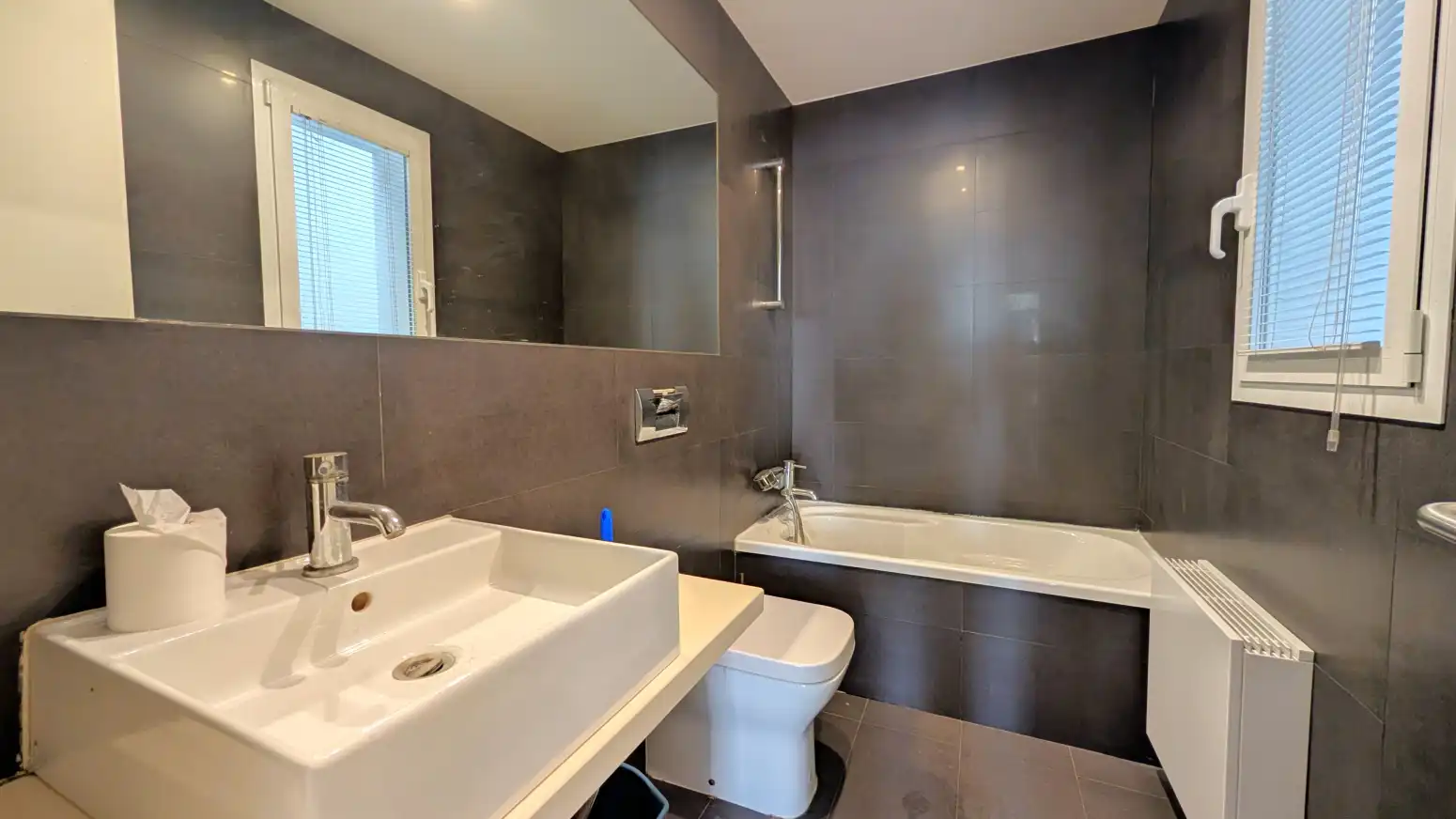 Baño de Piso en venta en Valencia con Aire acondicionado, Calefacción y Jardín privado