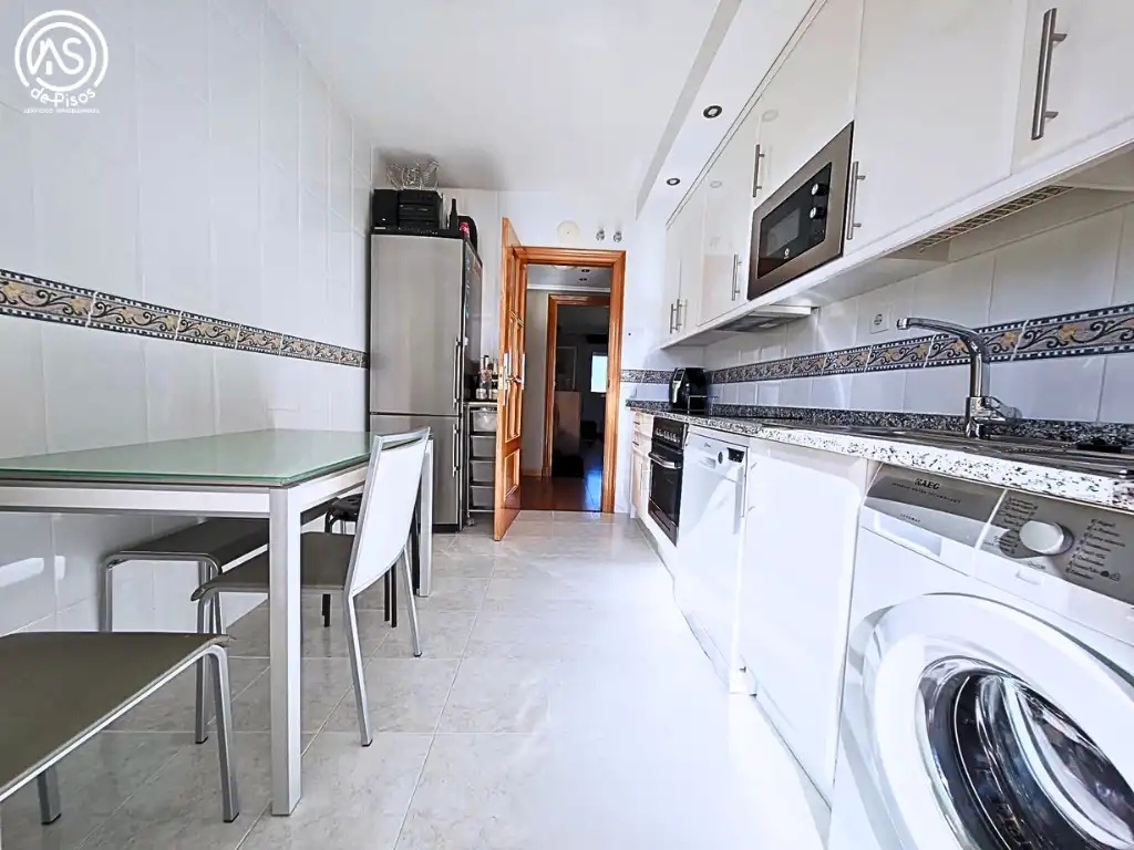 Flat for rent in Calle de la Sierra de Vicor, 21, La Almozara