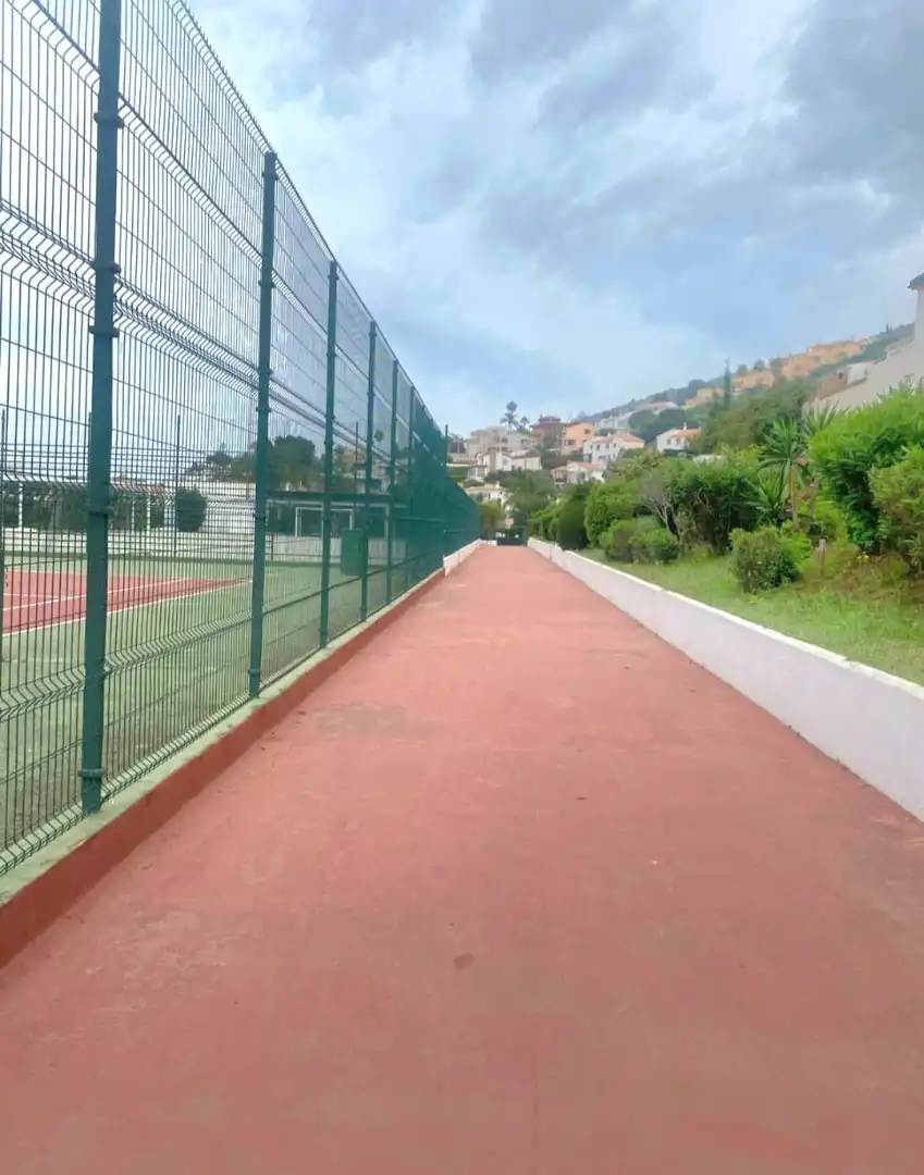 Aparcament de Casa adosada en venda en Alhaurín de la Torre amb Aire condicionat, Terrassa i Traster