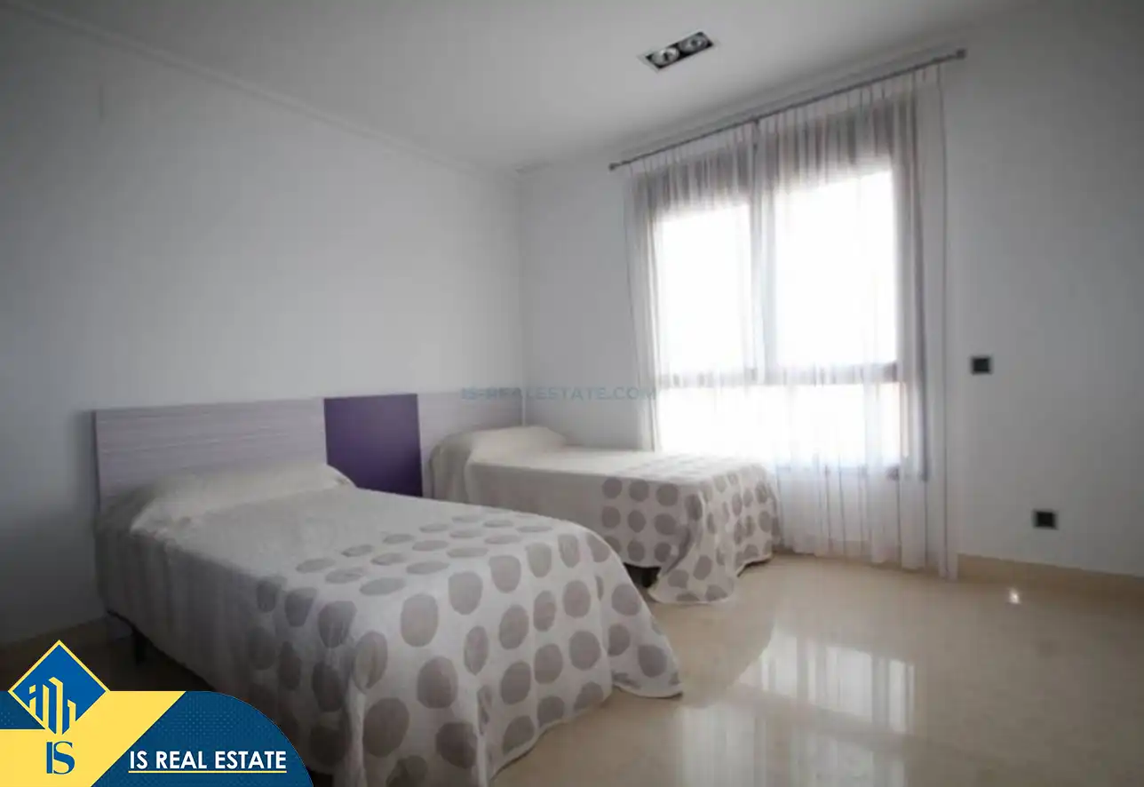 Habitación de Casa o chalet de alquiler en Orihuela con Aire acondicionado, Calefacción y Jardín privado