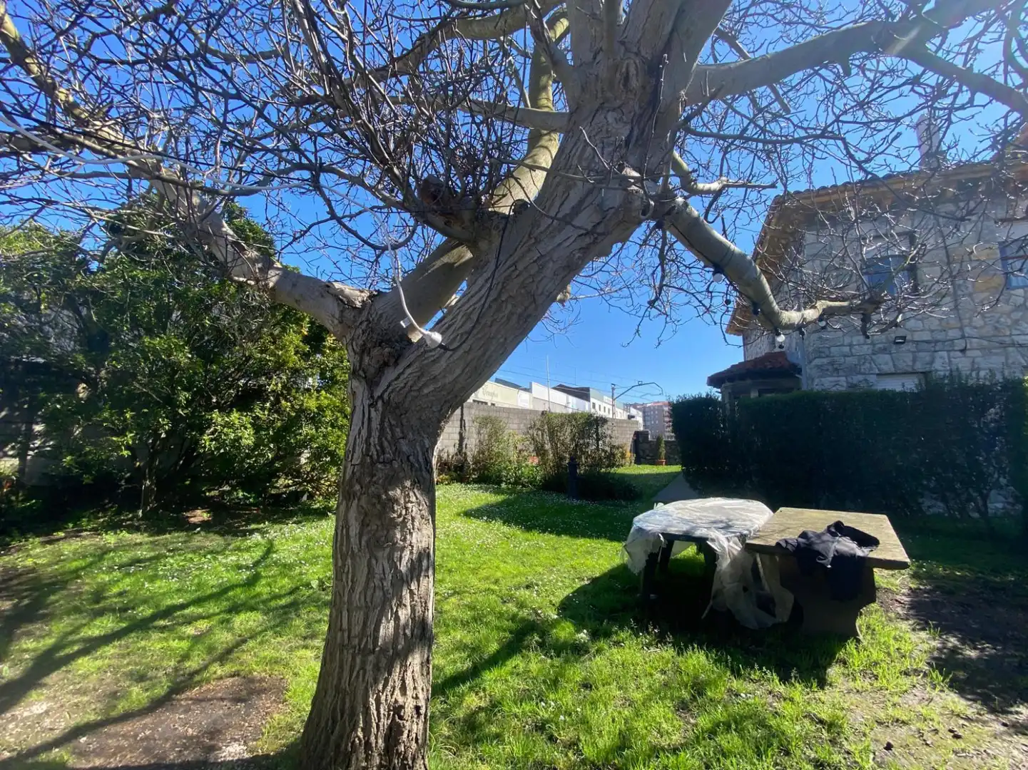 Jardín de Casa o chalet en venta en Torrelavega  con Calefacción, Trastero y Balcón