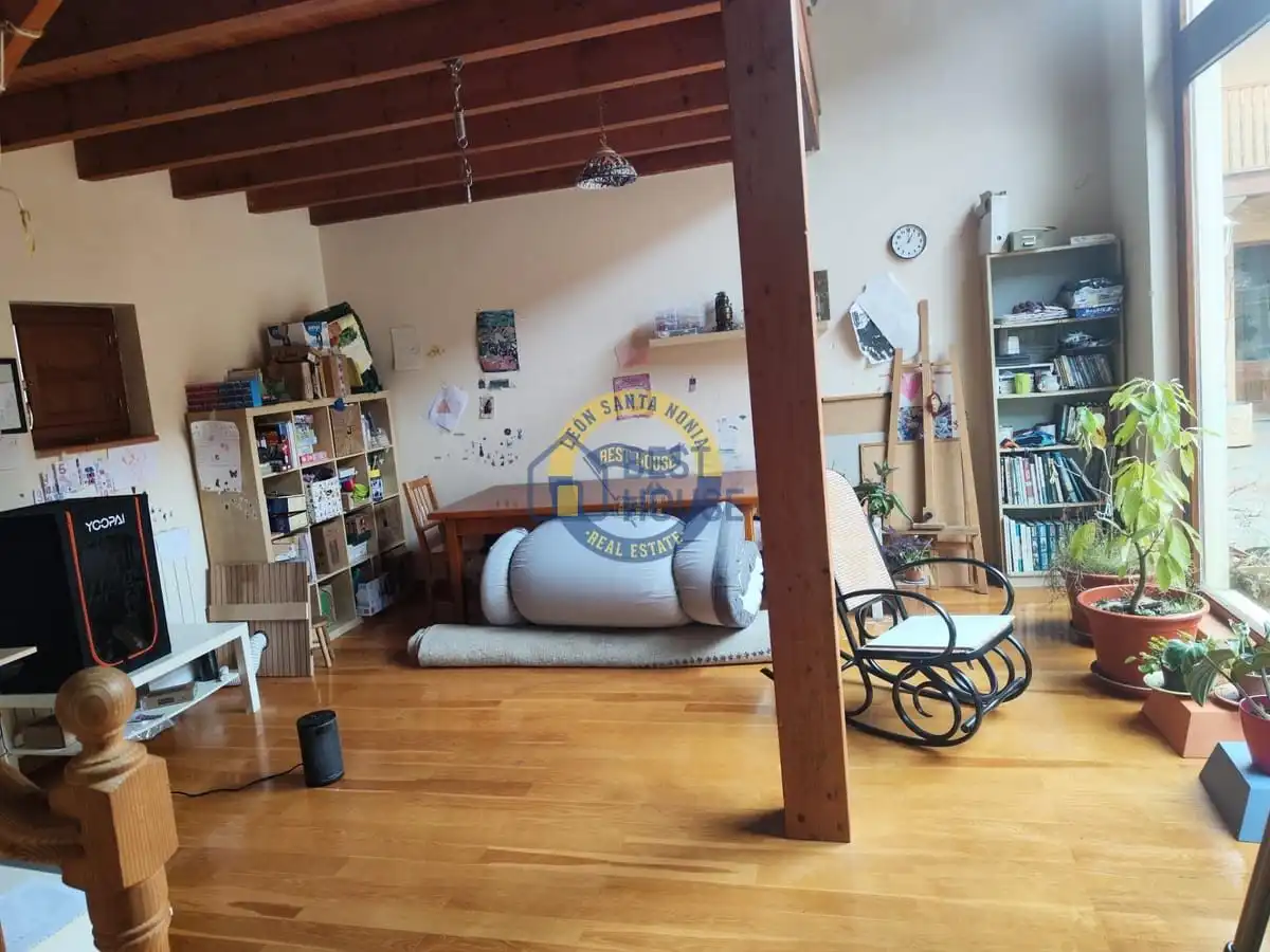 Casa o chalet en venta en Villaquilambre con Calefacción, Jardín privado y Parquet