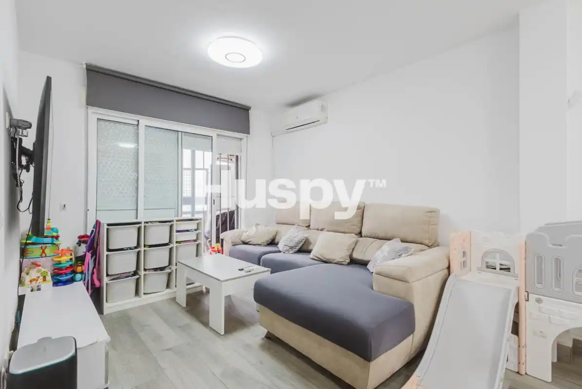 Casa a schiera con terrazza in vendita a Calle Matrona Dionisia Perles B