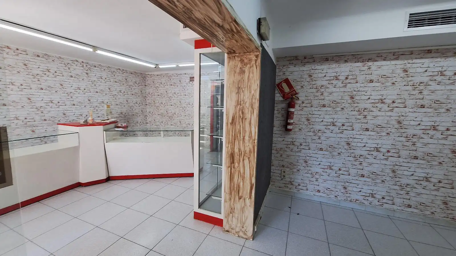 Local comercial de lloguer a Comte Vilardaga, imagen 7