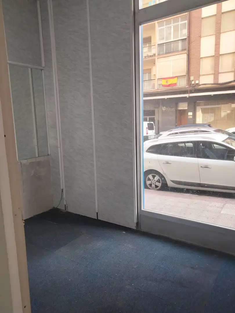 Geschaftsraum zur Miete in  Logroño