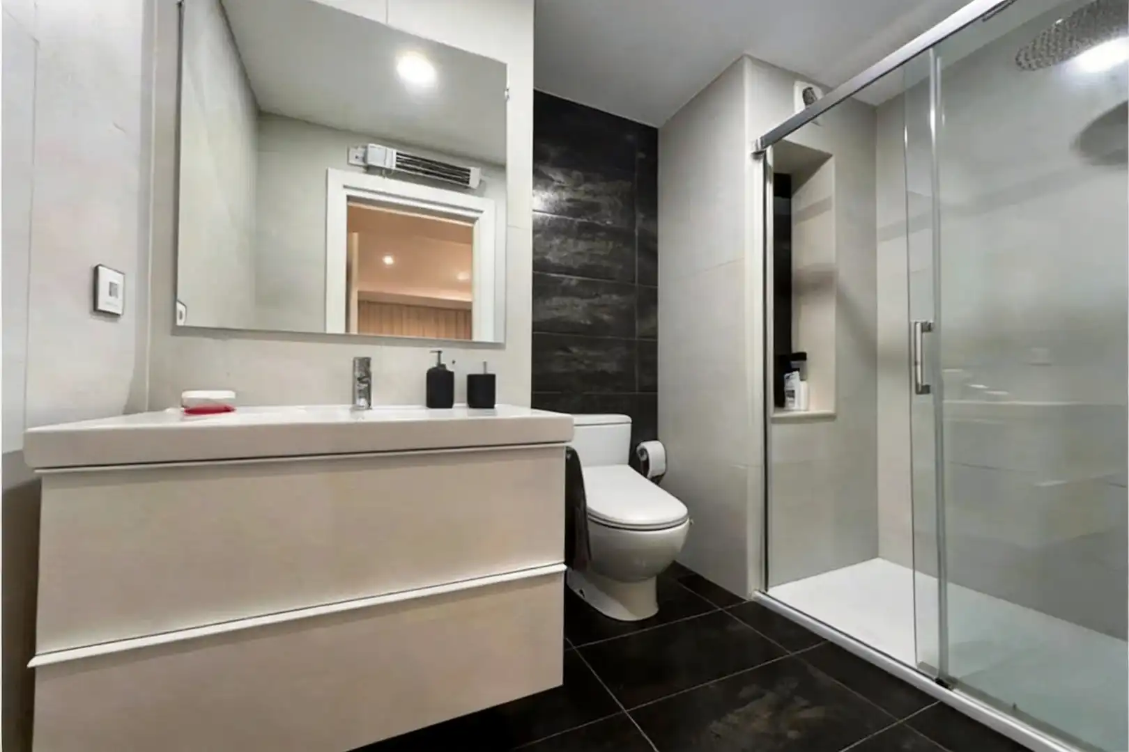 Bathroom of Flat for rent in Ferrol  with Heating, Terrace and Furnished