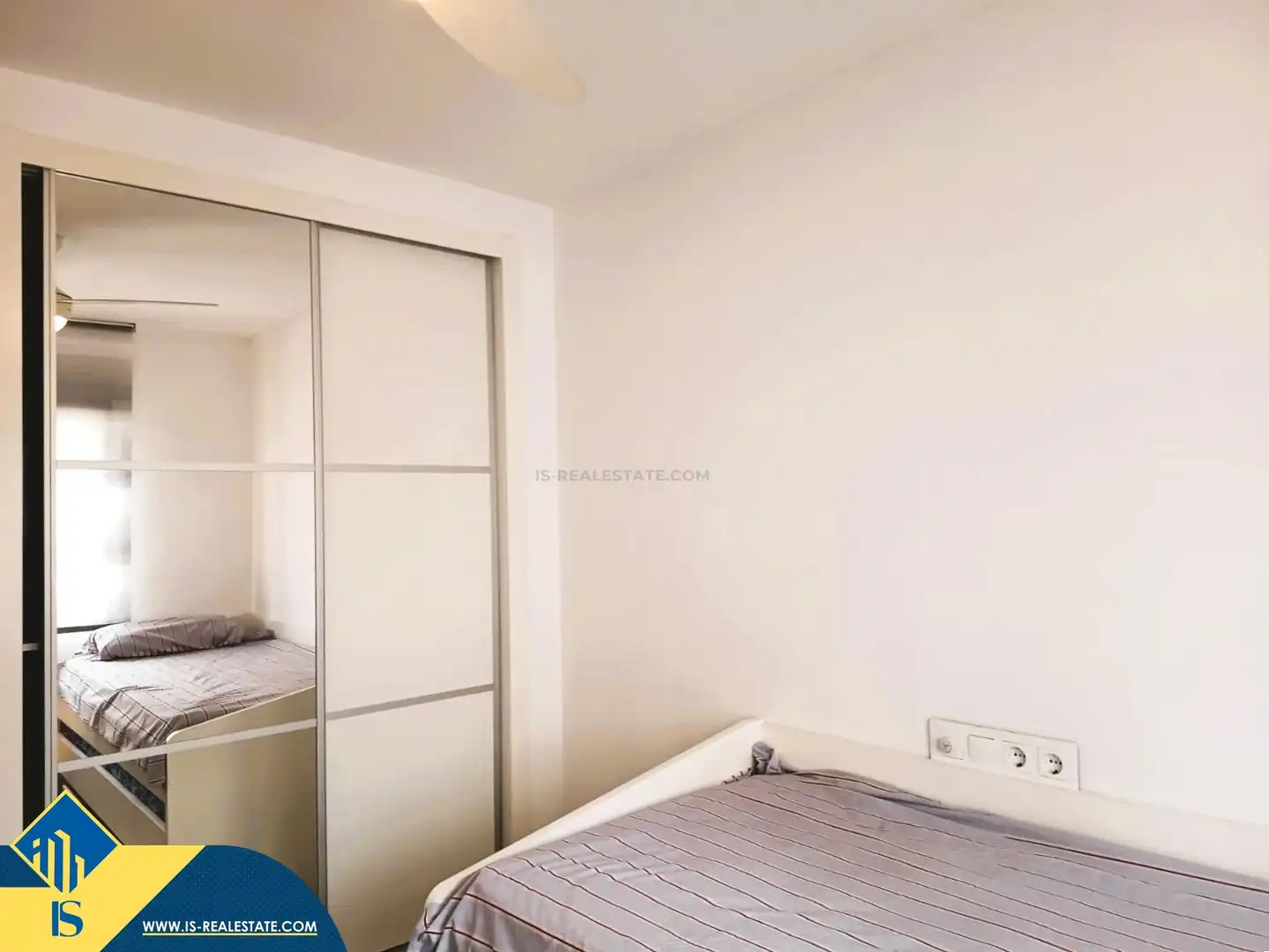 Habitación de Dúplex en venta en Orihuela con Terraza, Amueblado y Piscina comunitaria