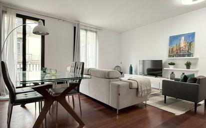 Living room of Flat to rent in  Barcelona Capital  with Air Conditioner, Parquet flooring and Furnished