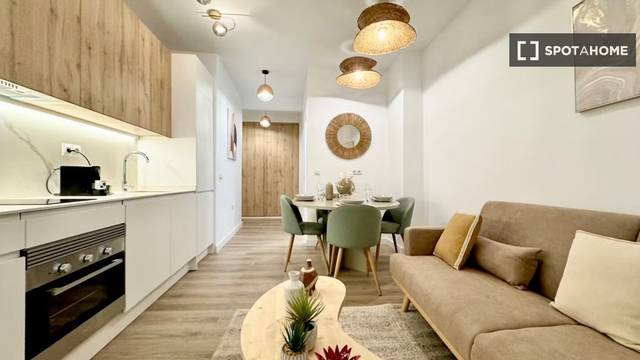 Piso en Alquiler en Cortes - Huertas