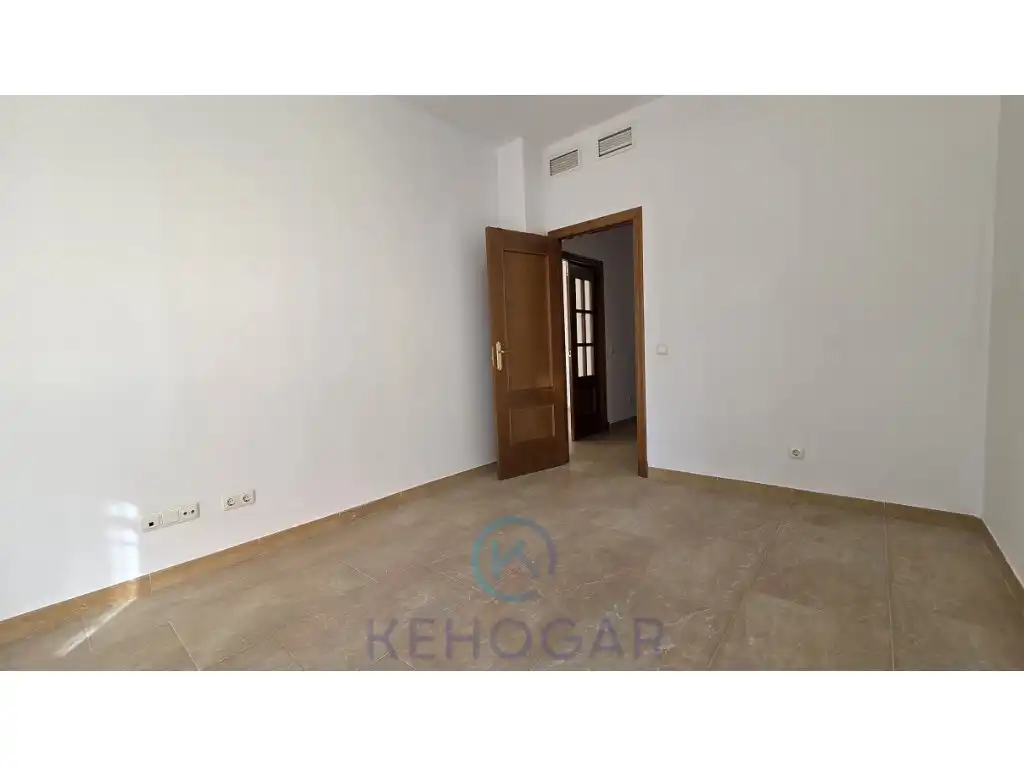 Dormitori de Casa o xalet en venda en Dos Hermanas