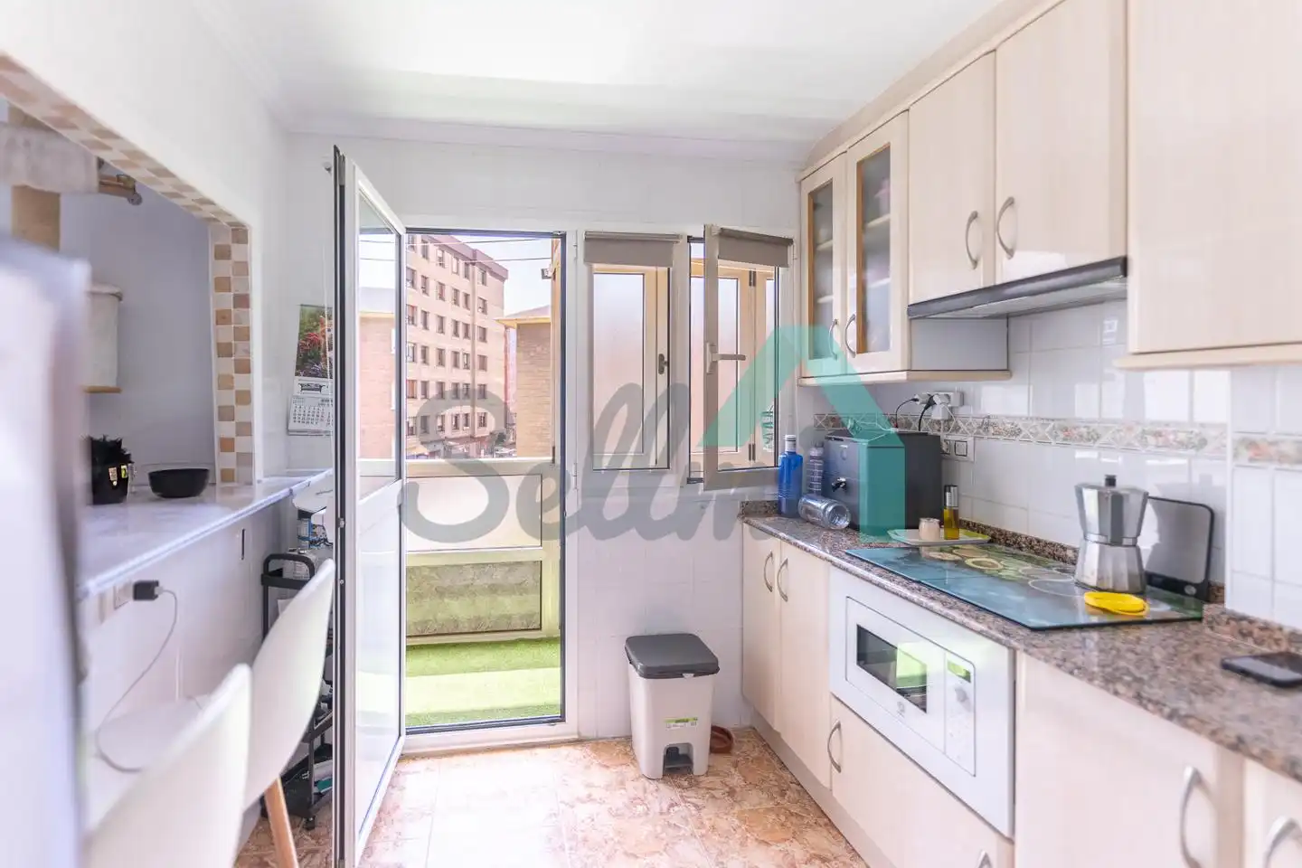 Kitchen of Flat for sale in Gijón   with Terrace and Furnished