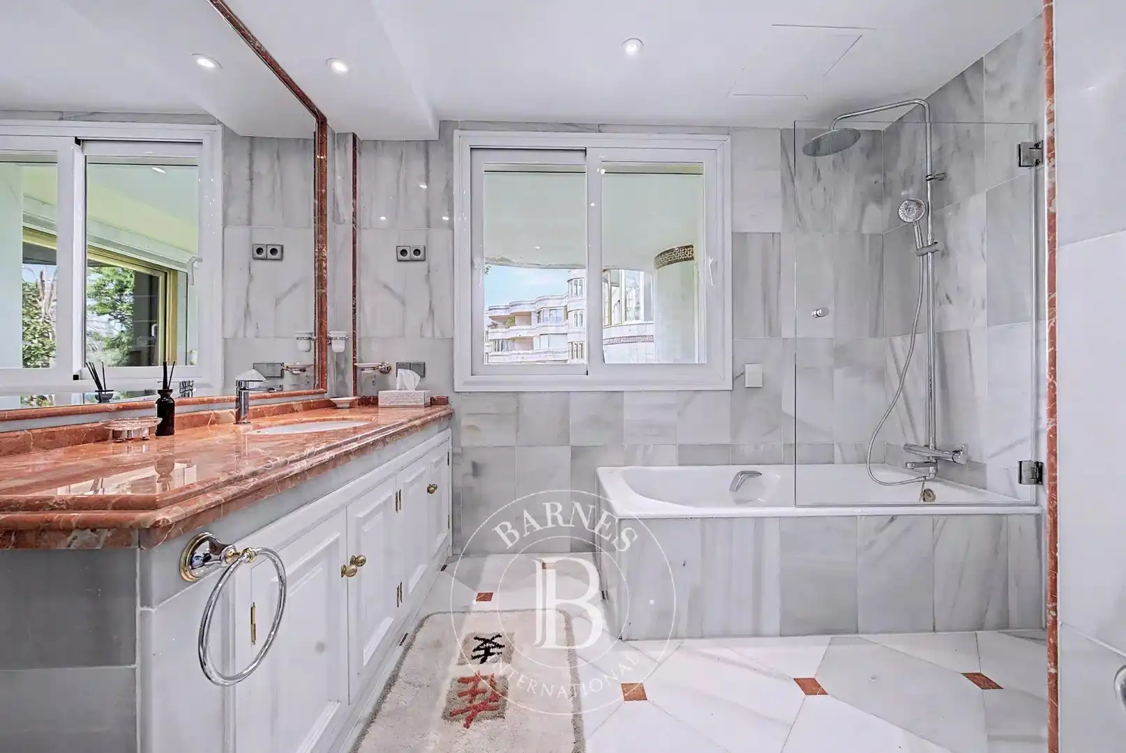 Baño de Piso en venta en Marbella con Aire acondicionado, Calefacción y Terraza