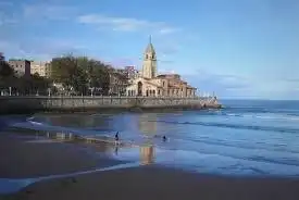 Vista exterior de Pis en venda en Gijón 