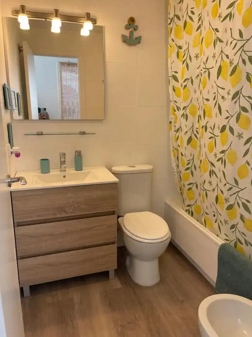 Badezimmer von Maisonette zur Miete in El Rompido mit Schwimmbad und Balkon