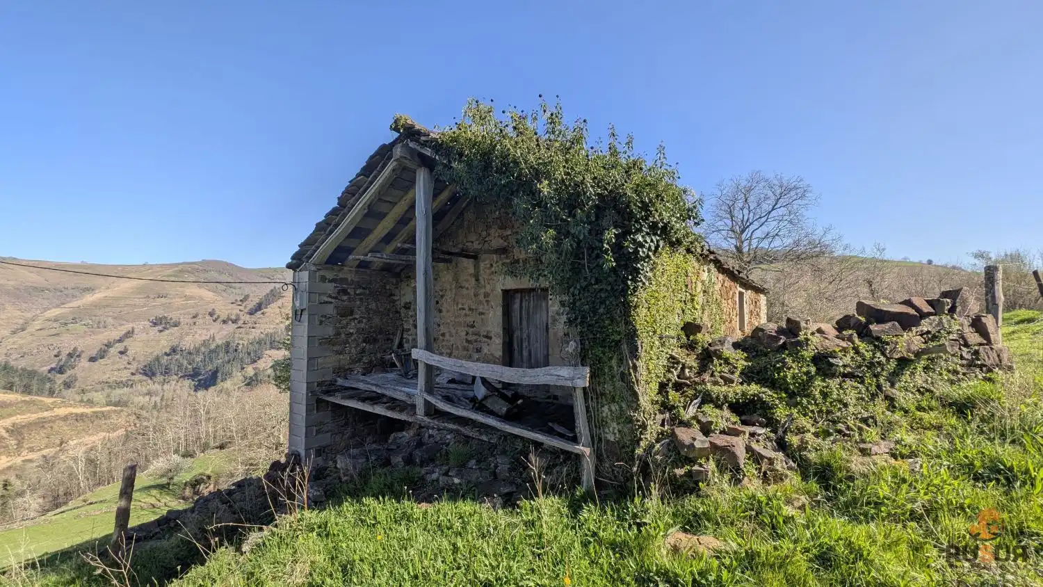 Casa rústica en venda a VEGALOSVADOS 12