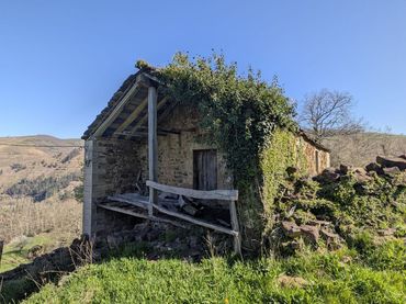 Landhaus zum Verkauf in VEGALOSVADOS 12