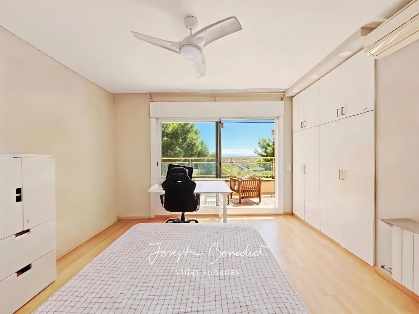 Bedroom of Houses for sale in Castelldefels  with Air Conditioner, Heating and Private garden