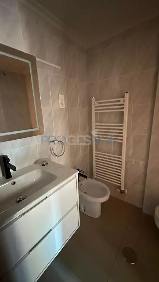 Baño de Apartamento en venta en San Andrés del Rabanedo con Calefacción