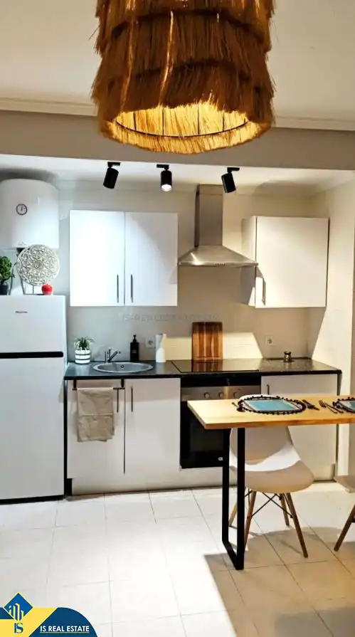 Küche von Wohnung zum Verkauf in Torrevieja mit Klimaanlage, Heizung und Terrasse