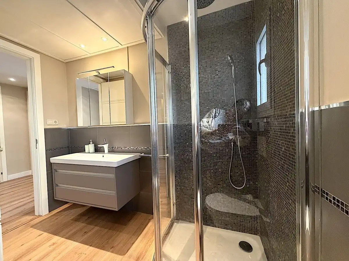 Bathroom of Apartments for rent in Marbella  with Air Conditioner, Heating and Terrace
