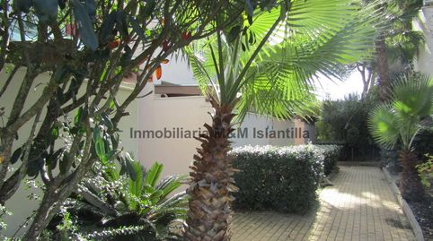 Foto 2 de Casa adosada en venta en Paseo de la Vera, Islantilla Golf, Islantilla