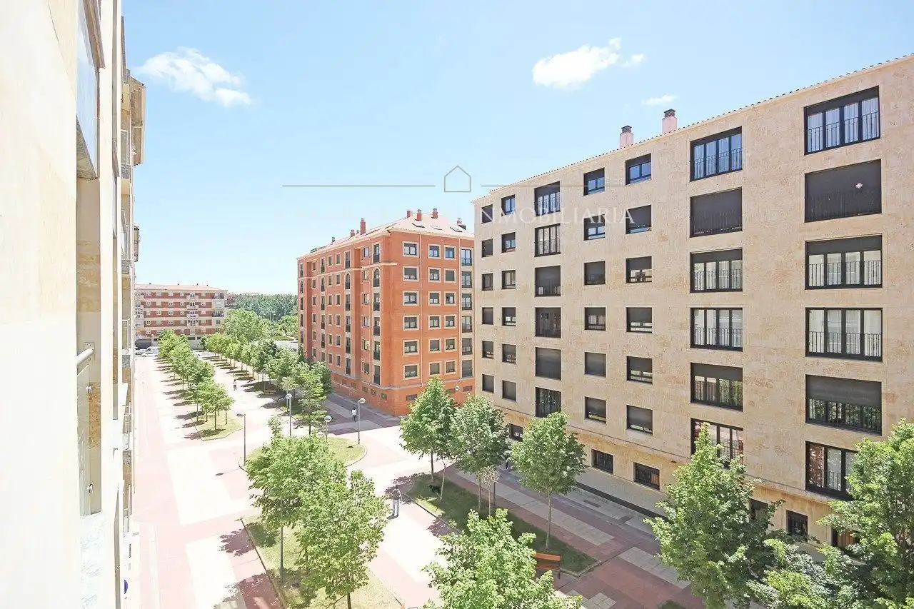 Flat for rent in Poeta Jesús Rasueros, Pizarrales