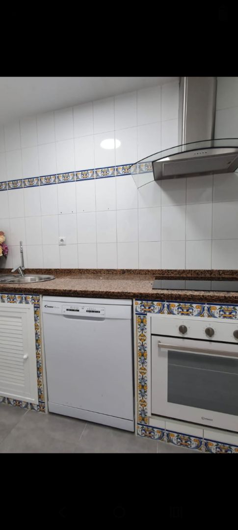 Cuina de Pis de lloguer en  Sevilla Capital amb Moblat