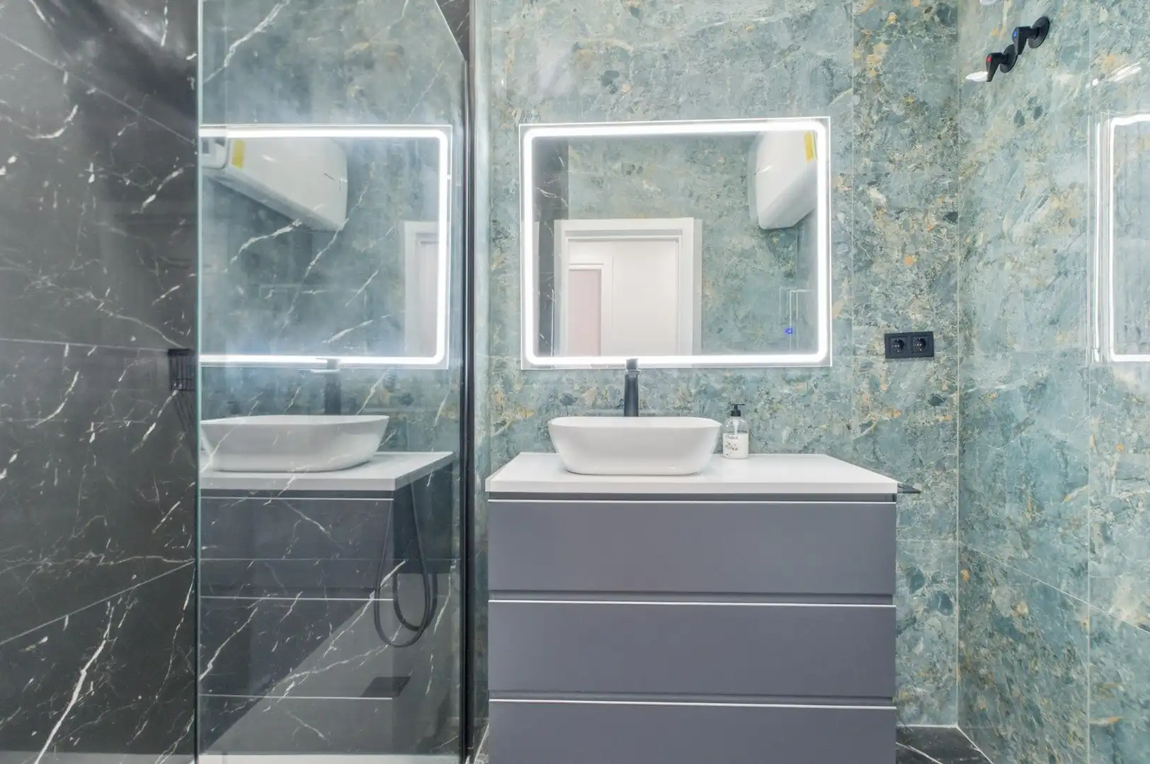 Bathroom of Ground floor for sale in Blanes  with Air Conditioner, Heating and Parquet flooring