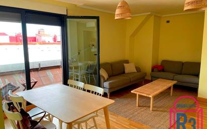 Sala d'estar de Apartament en venda en León Capital  amb Terrassa